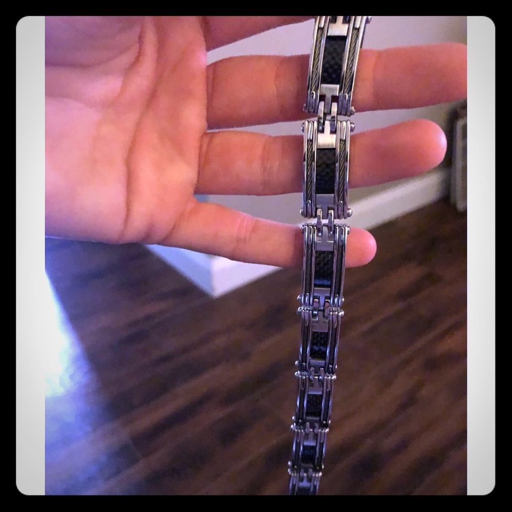 Men’s carbon fiber detail bracelet
